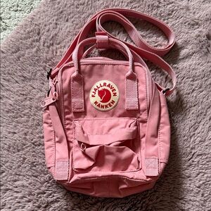 Fjallraven Kånken Mini Rose Backpack